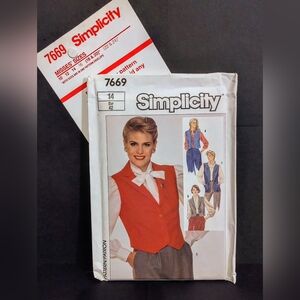 Vintage Simplicity #7669 Sewing Pattern/ Uncut/ NOS